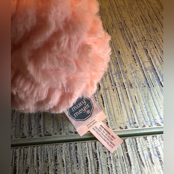 Mary Meyer pink stuffed duckling - Picture 2 of 3